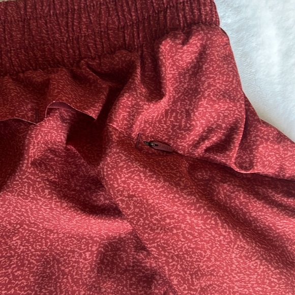 Athleta Mesh Racer Run Shorts 4” Size XS - Picture 7 of 11